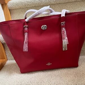 RED COACH ZIPPERED TOTE BRAND NEW LARGE SIZE TREAT YOUR VALENTINE